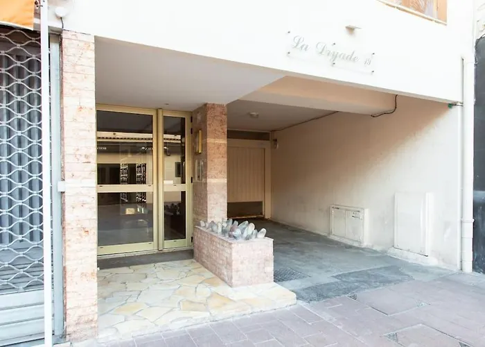 A10 - 1 Bdr Heart Of Juan Les Pins 5 Min Sea - Ac & Balconies