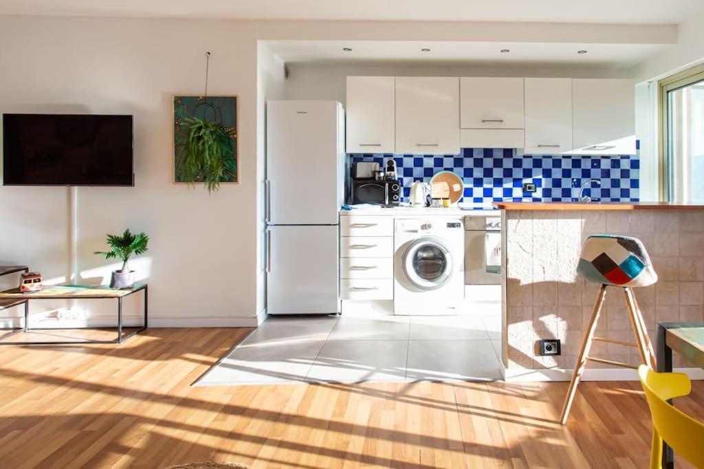 Appartement A10 - 1 Bdr Heart Of Juan Les Pins 5 Min Sea - Ac & Balconies Antibes
