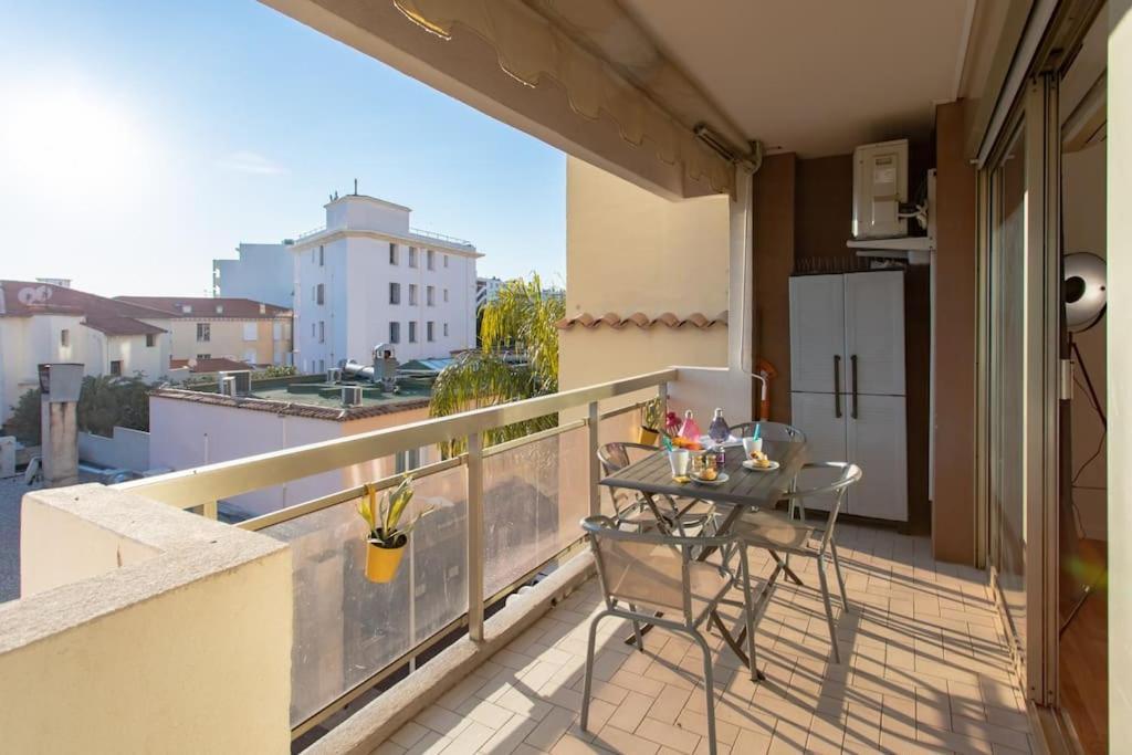 Apartment A10 - 1 Bdr Heart Of Juan Les Pins 5 Min Sea - Ac & Balconies *